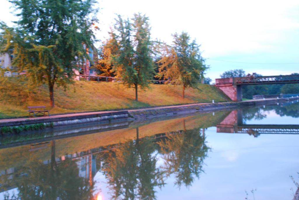 Entre Mer Et Montagne Digoin Exterior foto